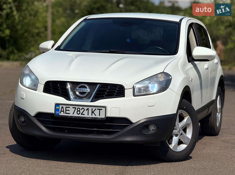 Внедорожник / Кроссовер Nissan Qashqai 2013 в 