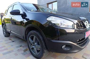 Внедорожник / Кроссовер Nissan Qashqai 2014 в 