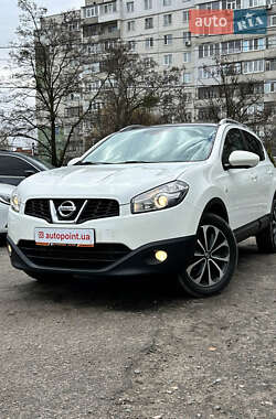 Позашляховик / Кросовер Nissan Qashqai 2012 в Сумах
