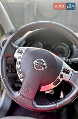 Внедорожник / Кроссовер Nissan Qashqai 2012 в 