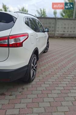 Внедорожник / Кроссовер Nissan Qashqai 2014 в 