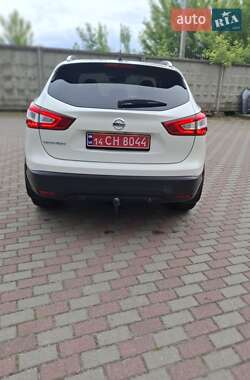 Внедорожник / Кроссовер Nissan Qashqai 2014 в 