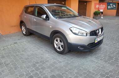 Внедорожник / Кроссовер Nissan Qashqai 2010 в 
