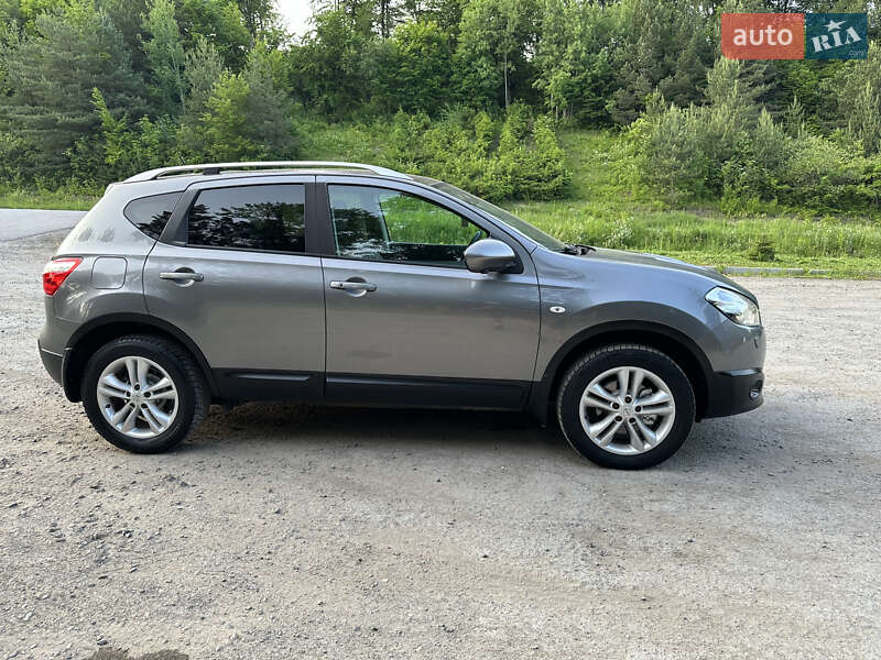 Внедорожник / Кроссовер Nissan Qashqai 2013 в Бережанах