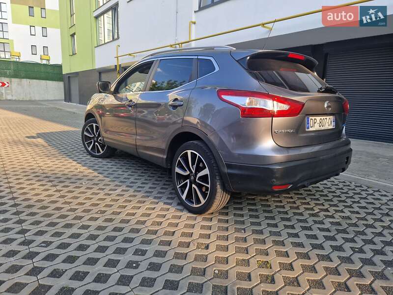 Внедорожник / Кроссовер Nissan Qashqai 2015 в Луцке