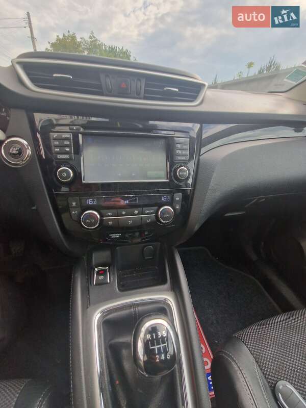 Внедорожник / Кроссовер Nissan Qashqai 2015 в Луцке