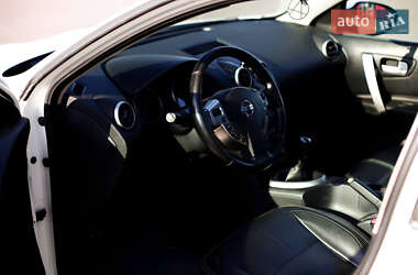 Внедорожник / Кроссовер Nissan Qashqai 2009 в 