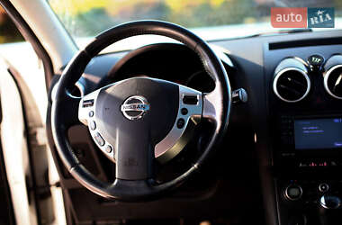 Внедорожник / Кроссовер Nissan Qashqai 2009 в 