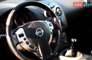 Внедорожник / Кроссовер Nissan Qashqai 2009 в 
