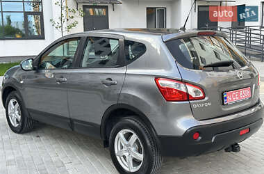 Внедорожник / Кроссовер Nissan Qashqai 2011 в 