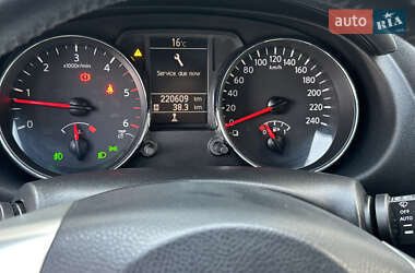 Внедорожник / Кроссовер Nissan Qashqai 2011 в 