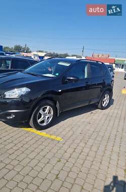 Внедорожник / Кроссовер Nissan Qashqai 2013 в 