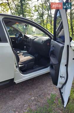 Внедорожник / Кроссовер Nissan Qashqai 2012 в 