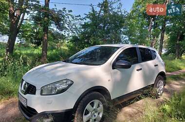 Внедорожник / Кроссовер Nissan Qashqai 2012 в 