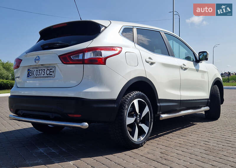 Внедорожник / Кроссовер Nissan Qashqai 2015 в Ровно