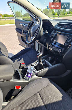 Внедорожник / Кроссовер Nissan Qashqai 2015 в 