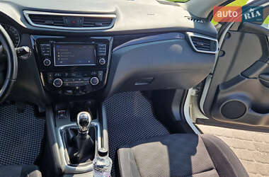 Внедорожник / Кроссовер Nissan Qashqai 2015 в 