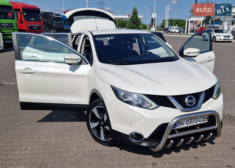 Внедорожник / Кроссовер Nissan Qashqai 2015 в Ровно