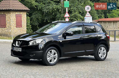Внедорожник / Кроссовер Nissan Qashqai 2011 в Черновцах