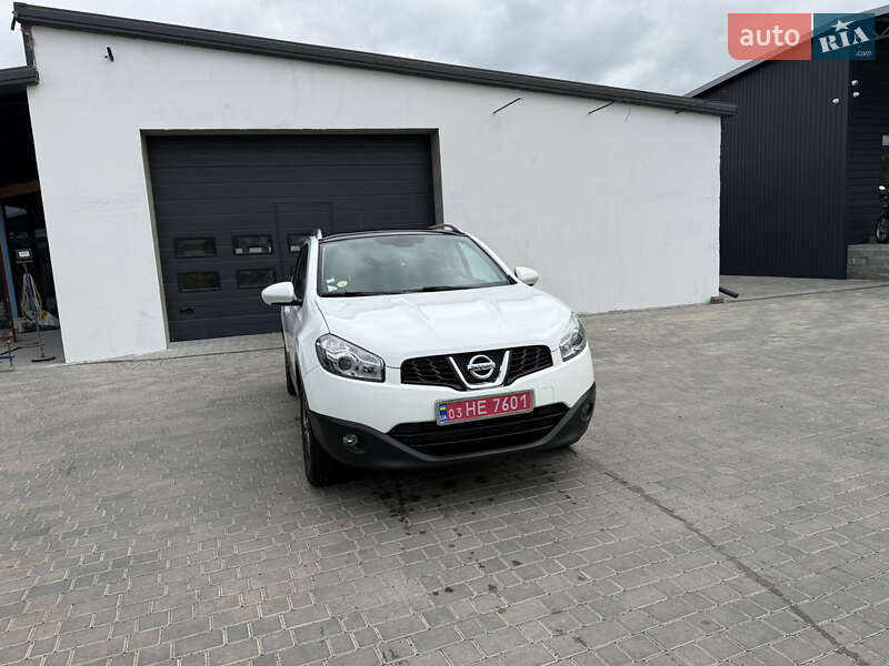 Позашляховик / Кросовер Nissan Qashqai 2011 в Звенигородці