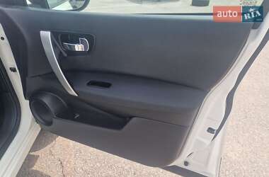 Внедорожник / Кроссовер Nissan Qashqai 2012 в 