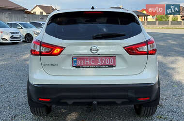 Внедорожник / Кроссовер Nissan Qashqai 2015 в 