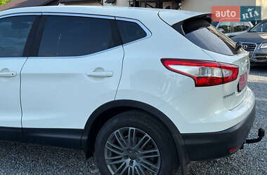 Внедорожник / Кроссовер Nissan Qashqai 2015 в 