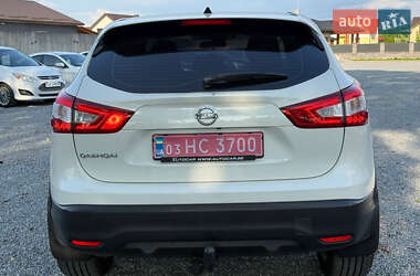 Внедорожник / Кроссовер Nissan Qashqai 2015 в 