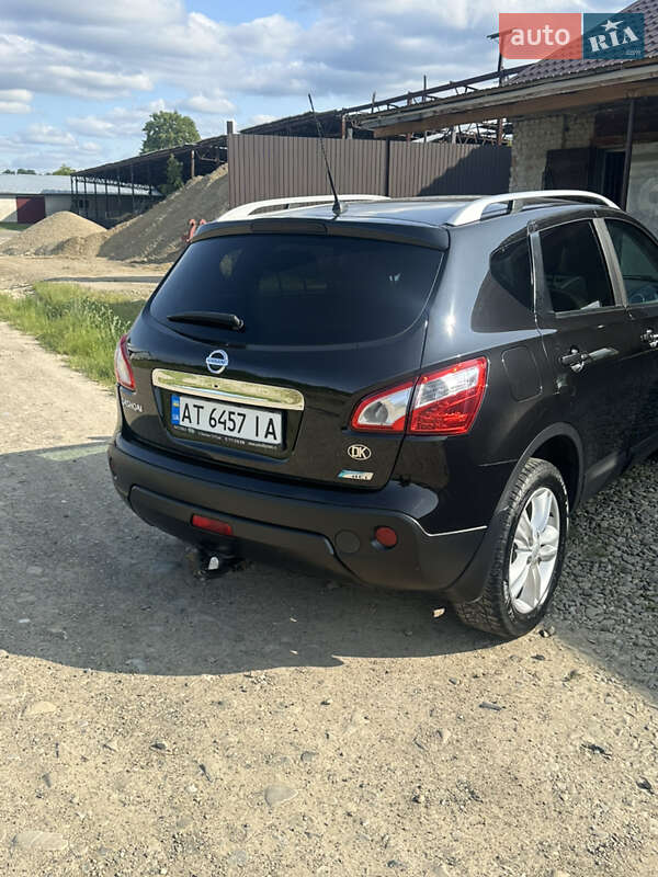 Позашляховик / Кросовер Nissan Qashqai 2011 в Косові
