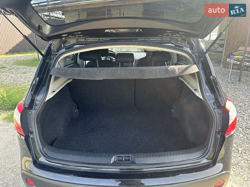Позашляховик / Кросовер Nissan Qashqai 2011 в Косові