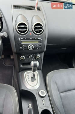 Внедорожник / Кроссовер Nissan Qashqai 2010 в 