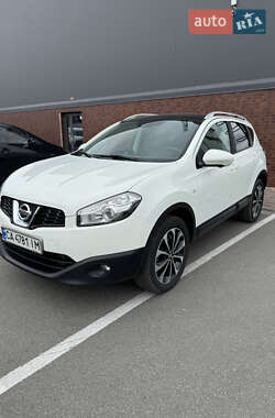 Внедорожник / Кроссовер Nissan Qashqai 2012 в Софиевской Борщаговке