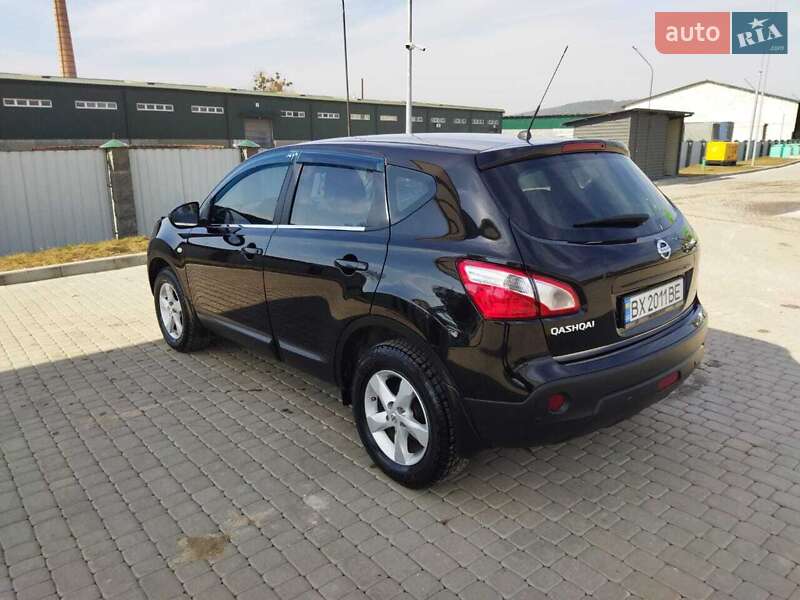 Внедорожник / Кроссовер Nissan Qashqai 2010 в Хмельницком