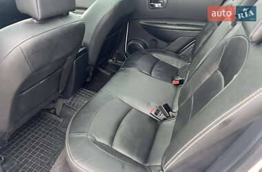 Внедорожник / Кроссовер Nissan Qashqai 2012 в 