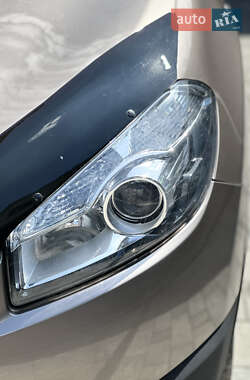 Внедорожник / Кроссовер Nissan Qashqai 2012 в 
