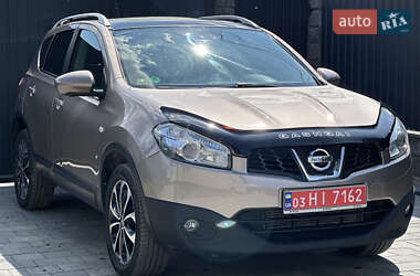 Внедорожник / Кроссовер Nissan Qashqai 2012 в 