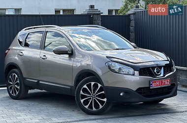 Внедорожник / Кроссовер Nissan Qashqai 2012 в 