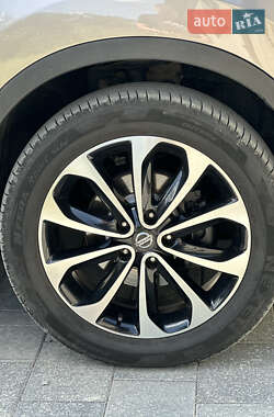 Внедорожник / Кроссовер Nissan Qashqai 2012 в 