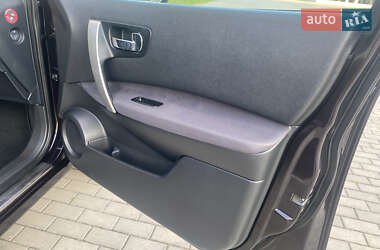 Внедорожник / Кроссовер Nissan Qashqai 2012 в 