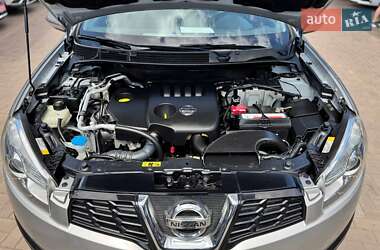 Позашляховик / Кросовер Nissan Qashqai 2010 в 