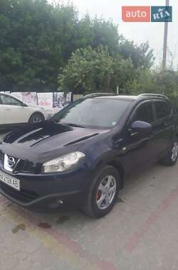 Внедорожник / Кроссовер Nissan Qashqai 2010 в Дунаевцах