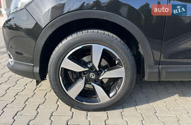 Внедорожник / Кроссовер Nissan Qashqai 2015 в 