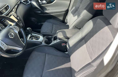 Внедорожник / Кроссовер Nissan Qashqai 2015 в 