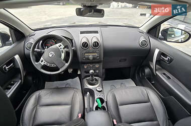 Внедорожник / Кроссовер Nissan Qashqai 2010 в 