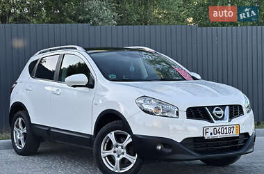 Позашляховик / Кросовер Nissan Qashqai 2013 в 