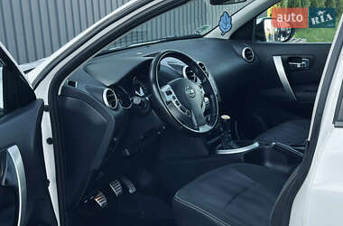 Позашляховик / Кросовер Nissan Qashqai 2013 в 