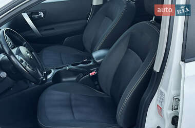 Позашляховик / Кросовер Nissan Qashqai 2013 в 