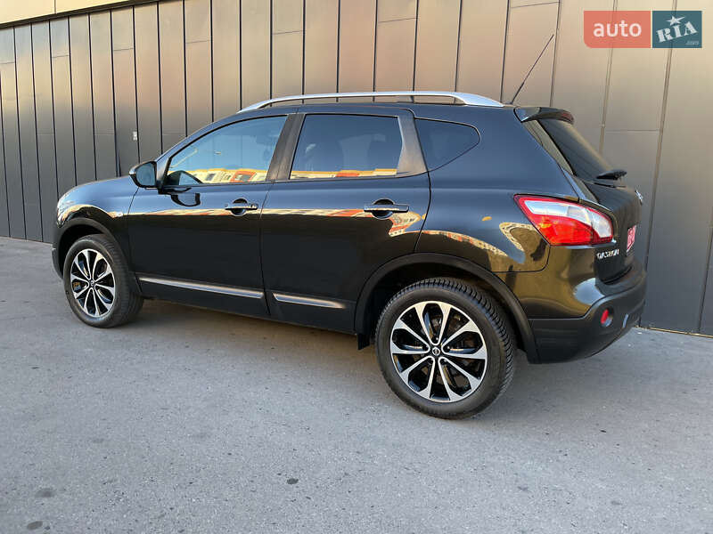 Позашляховик / Кросовер Nissan Qashqai 2013 в Рівному