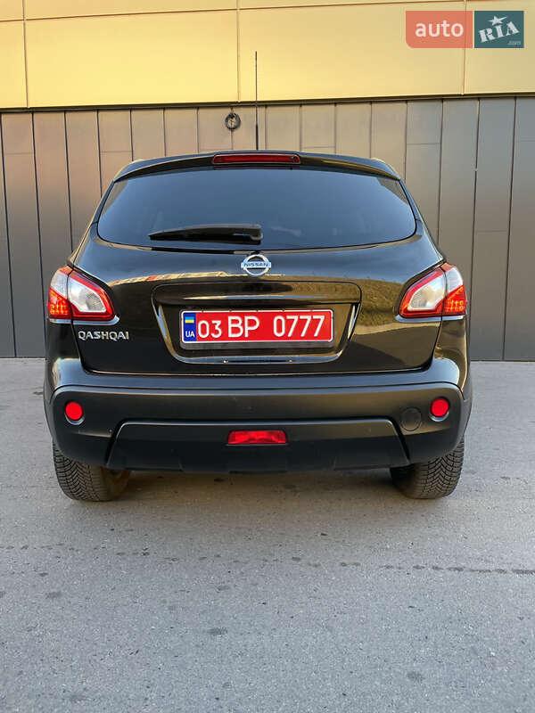 Позашляховик / Кросовер Nissan Qashqai 2013 в Рівному