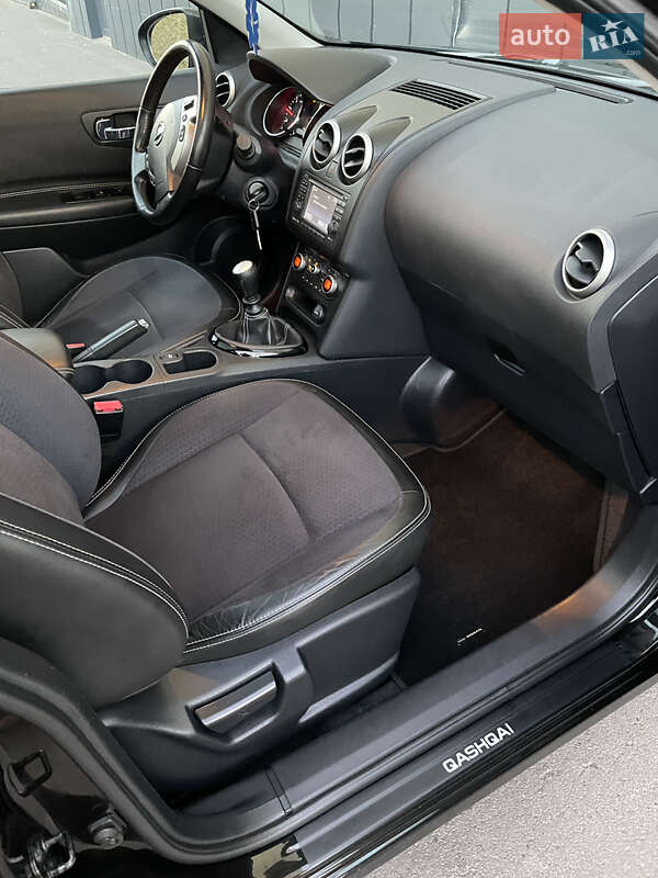 Позашляховик / Кросовер Nissan Qashqai 2013 в Рівному